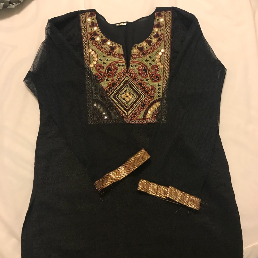 Perfect Ethnic Top (Size medium)